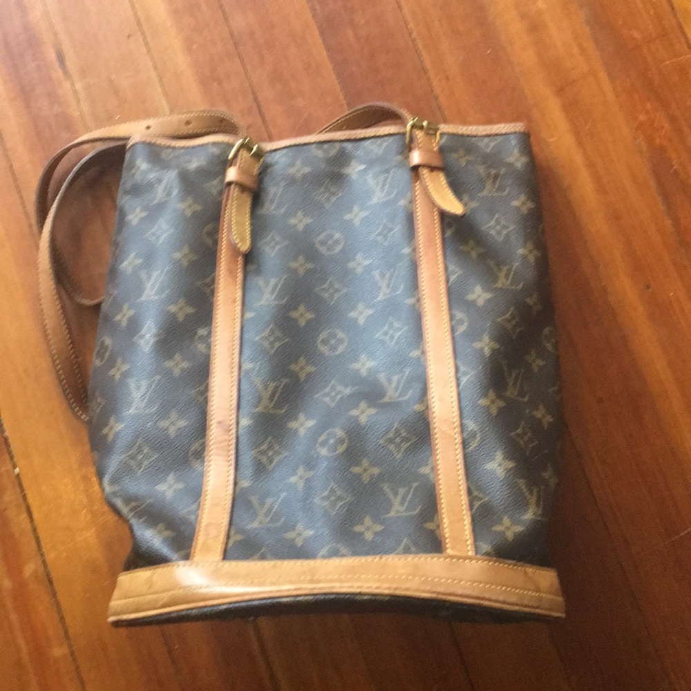 Bucket Louis Vuitton bag